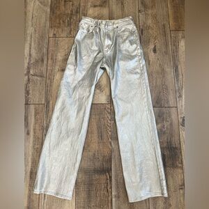 Abercrombie & Fitch High Rise 90’s Relaxed Jean in Silver.